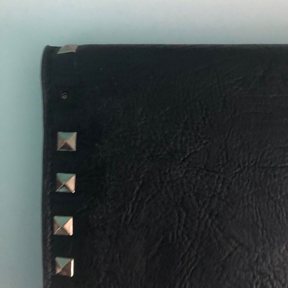 Forever 21 large black clutch with gold metallic square studs - Picture 4 of 4